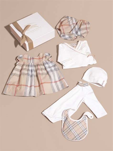 cuffiette neonata burberry|burberry newborn baby gifts.